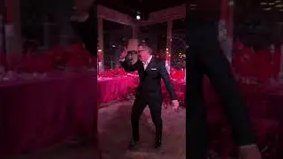 Когда ведущий немного чикане;)