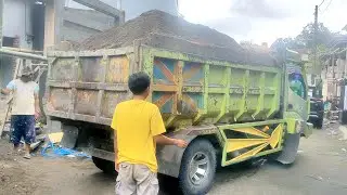 Mobil DumpTruk Pengangkut pasir Truk Hino Dutro Bongkar Muatan Full Bak.