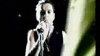 Dave Gahan, dirty sticky floor