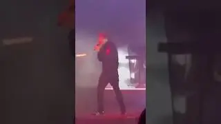Louis changing notes on tour😍😍| ONE DIRECTION 💝