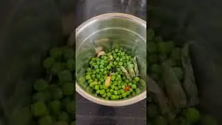 एकदम लाजवाब आलू मटर की सब्ज़ी।delicious aloo matar ki sabji #short video #