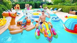 DÉFI PISCINE : ON REMPLIT LA PISCINE DE BOUÉES GONFLABLES GÉANTES !