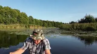 Rugpiūtis prie ežero