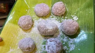 Making Moche balls
