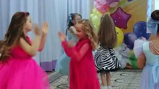 ТАНЕЦ "ВЕРНЫЕ ПОДРУЖКИ"
