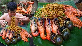 Cooking Yellow Noodle with Lopsters,Crabs,Snail eating so delicious - Fried Noodle with Seafood Crab