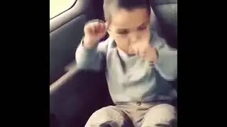 Когда включили любимую музыку😂😂😂😂