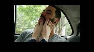 Man smell feet 