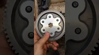 Почему стучит большая шестерня?