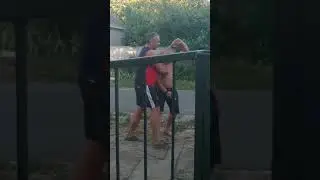 Пьяный Сын председателя Сычавки Попониной нападал на женщину с детьми