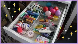 An in depth tour of my lip balm collection......