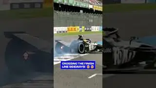 Crossing the finish line SIDEWAYS 🤯 