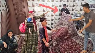 Hossein, the little son of nomads and his mother Soraya in the shadow of his older brother Hojjat