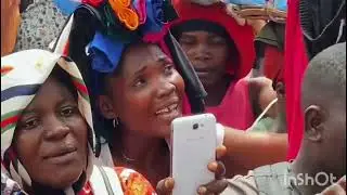 Até Quando Senhor/ cantando na praça com Povo é muito emocionante Deus tocando pessoas