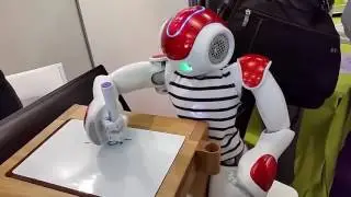 Правильный и дерзкий робот! Как он это делает?