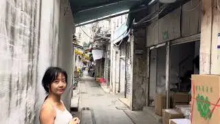 A tour in an old Market in South China Guangzhou