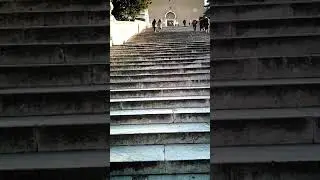 Лестница в храм
