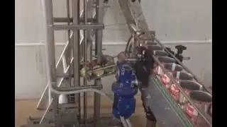 Vertical lifter and gravity feed of empty cans / Подъем и гравитационное перемещение пустых банок