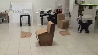 Stuhl aus Wellpappe