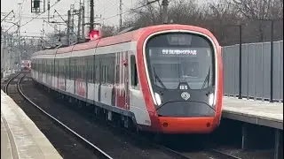 Электровоз ЭП2К, электропоезда ЭП2Д, с зацеперами, и Иволга 3.0, на ст. МЦД Перово // 19 ноября 2023