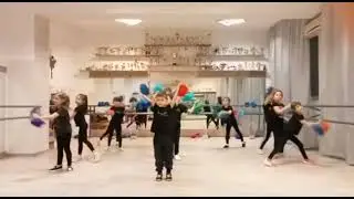 La mulți ani, mami! Grupa de Dans modern