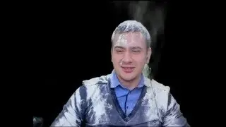 Марас Шакур обсыпался мукой