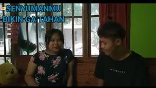 SENYUMANYA BIKIN AKU PENASARAN