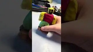 страный строгий папа лепит крутая лепка