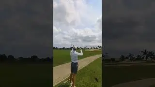 Amazing Finish : Pro Golfers Go Head To Head on The 18th 