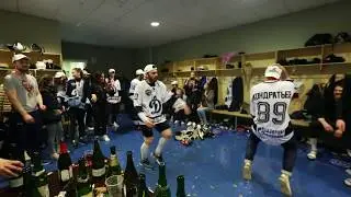 ХК Динамо СПб. Танцы в раздевалке.