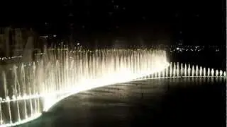 Dubai Mall fountain show - Burj Khalifa