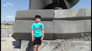 Ծովակալ Իսակովի հուշարձան