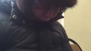 Баба храпит в налоговой!