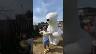 БЕЛЫЙ МЕДВЕДЬ В ГОСТЯХ у лета