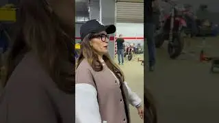 Стёкла тряпочкой протри!