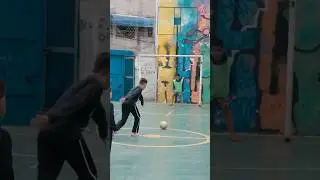 Partita di calcio nella favela 