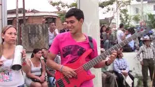 LA CHISMOSA - C C J G