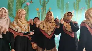 Hiburan dari Bapak Ibu guru