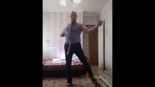 Пленного украинца заставляют танцевать
