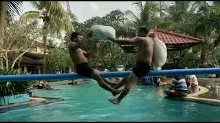 Ternyata HANYA GERTAKAN!!!  (Perang Bantal)