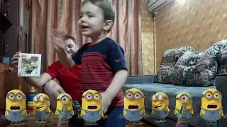 Летающий миньон распаковка игрушки и запуск