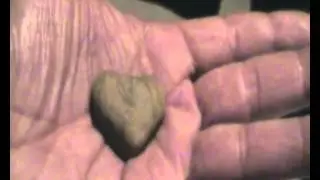 O teu coração na pedra fingido.....