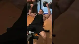 Do you bring your elbows forward or glare out? Lemme know #chestday #chestworkout #dumbellpress