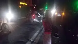 27.08.2017 Івано-Франківськ п'яниця водій влаштував ДТП по вулиці Незалежності (Майзлі) не дочекавши
