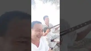 Akmal Qodirov do‘stlar davrasida jonli ijro, Акмал Қодиров дўстлар даврасида жонли ижро