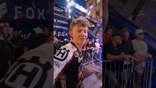 Redbull TKO FAN GIRL with Plews Tyres and Risk Racing #riskracingmoto #hardenduro
