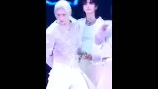 hyunjin holds felix's hand so cutely...｡⁠*⁠♡ #hyunlix #hyunjin #felix #skz *hyunlixmoments