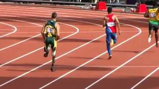 Oscar Pistorius runs a heat at the 2012 London Olympics