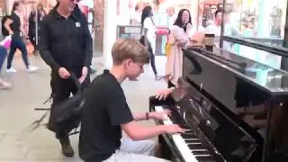 Blonde Boy's Boogie Woogie Surprise