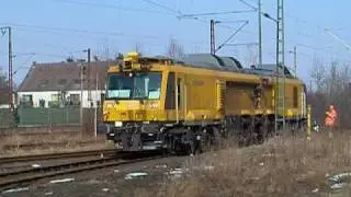 Schienenfräszug SF 03 (UFM 601) bei der Arbeit